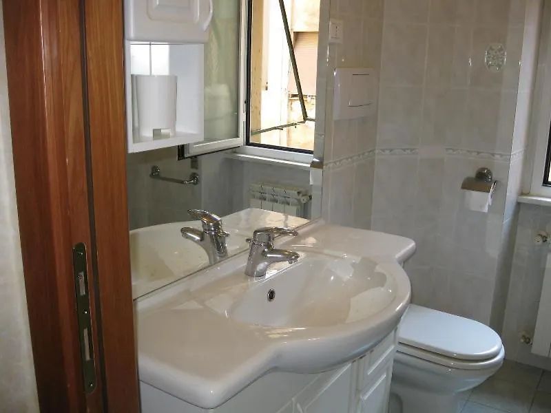 Chez Liviana Bed & Breakfast Rome 2*,
