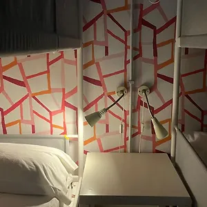  Hostel Balarm - And Bar Italien